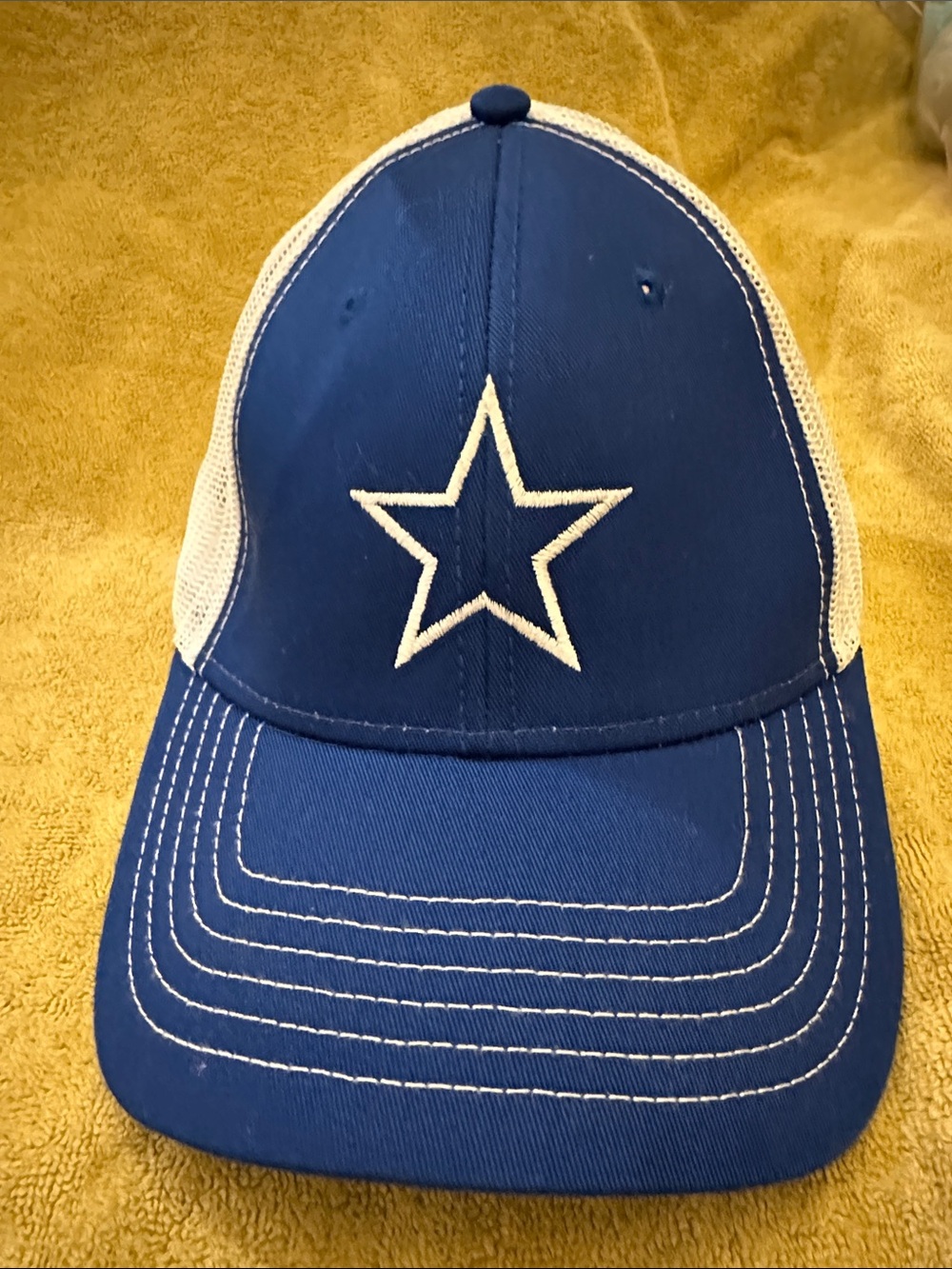 Dallas Cowboys Star Mesh Trucker Cap
